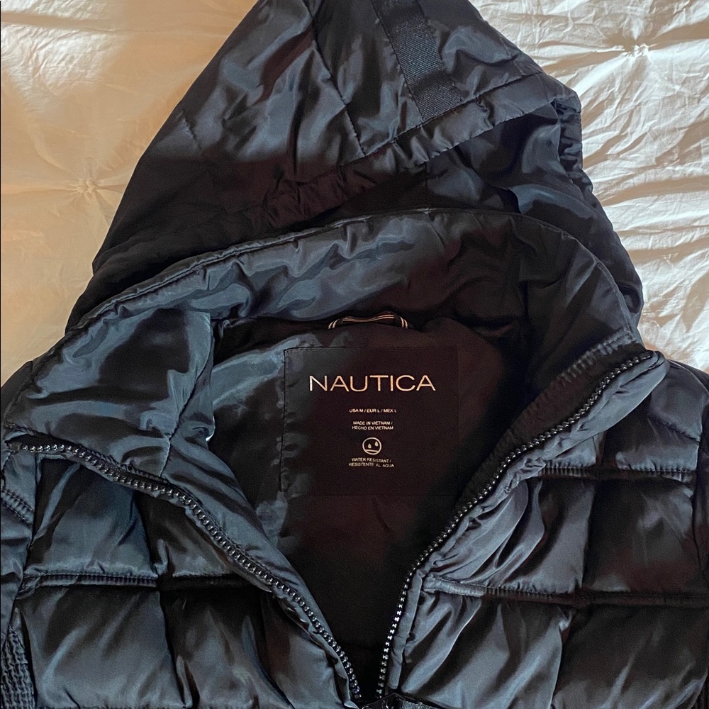 Nautica M/L water resistant quilted puff jacket. Removable hood. - Picture 3 of 5